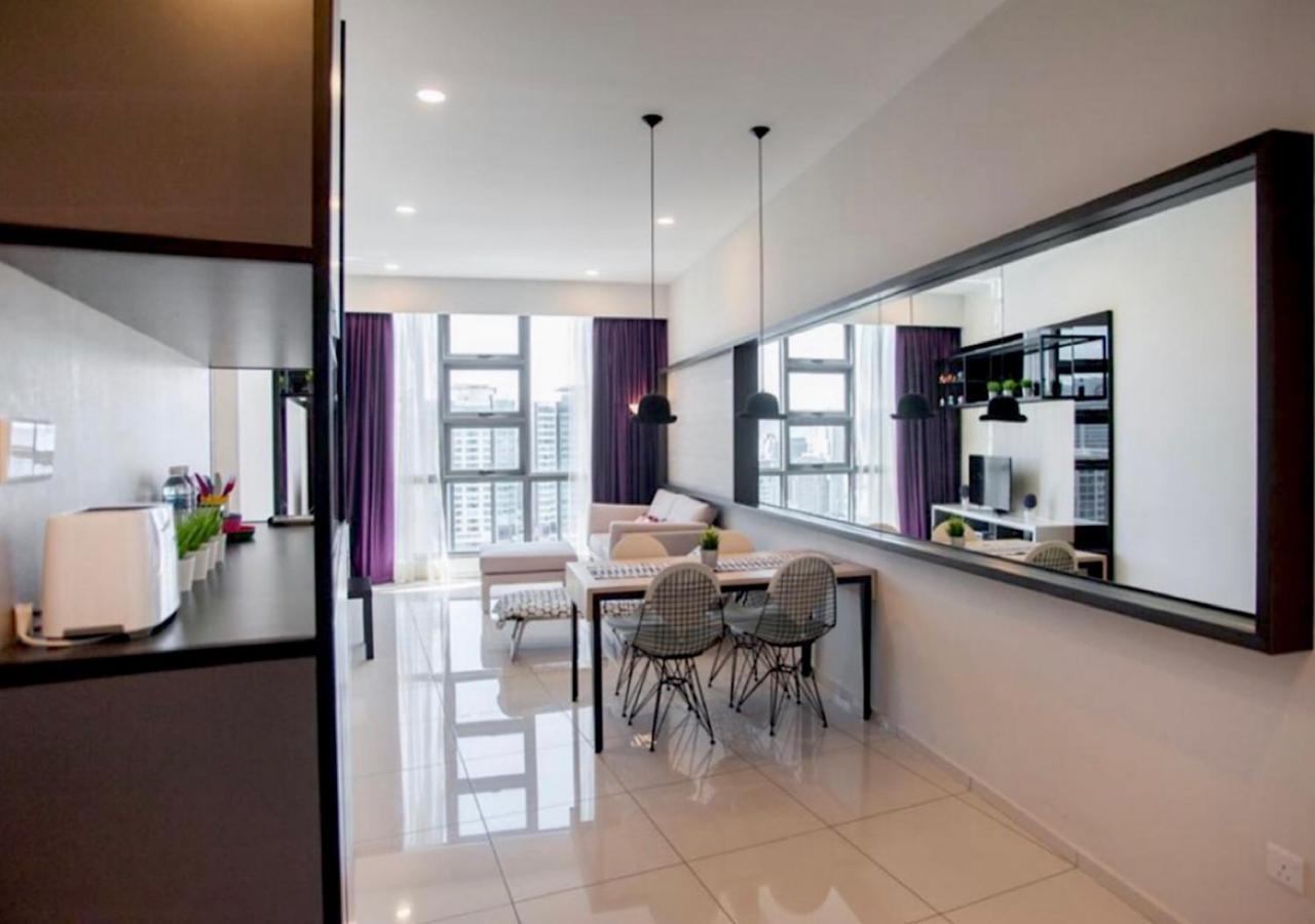Robertson By Jr' Homes Apartemen *