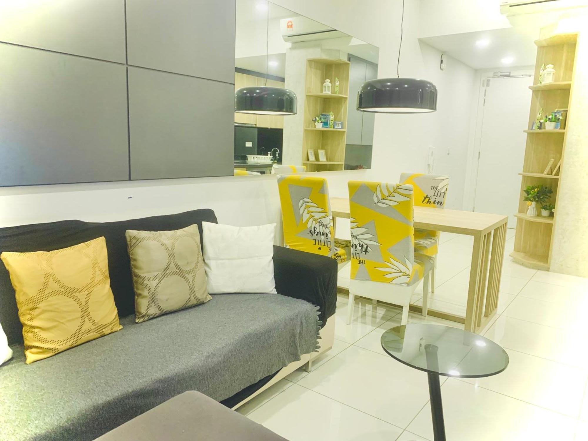 Robertson By Jr' Homes Apartemen *